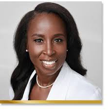 Elisha Buckley's Instagram, Twitter & Facebook