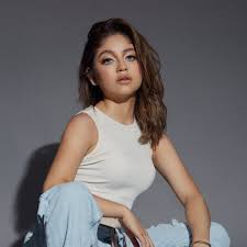 Karol itzitery piña cisneros or karol sevilla is a mexican actress and singer known for her portrayal of luna valente in the disney channel. Karol Sevilla Karolsevillaofc Instagram Stories