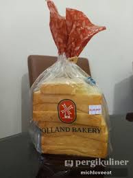 19 cake roti abon pedas rp9500 20 cake red bean bread rp7500 21 cake. Catatan Kuliner Mich Love Eat