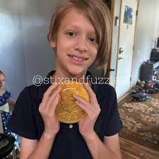 Amy Esteban's Instagram, Twitter & Facebook