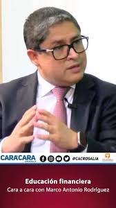 Samir Valencia en sus propias palabras: Nací en una familia de artesanos de  la madera, mi padre era un ebanista y tallador, de ahí mi gusto por el  arte. Desde joven me