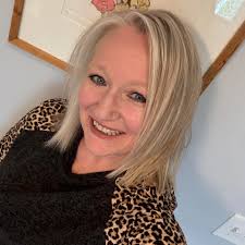 Any Car Experts? Will 16 inch tires fit 21inch rims? Tires are rubber and  rubber can stretch right? Background: My baby's momma has 21 inch chrome  rims