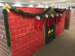 March 17, 2016 yamini decorations, party ideas 0. Look What This Girl Did To Her Work Table For Christmas Christmas Cubicle Decorations Office Christmas Decorations Christmas Cubicle