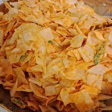 Asyik beli je di pasar malam, lepas ni bolehlah cuba buat sendiri. Kudapan Paling Mudah Berhantu Ini Cara Buat Kerepek Kulit Popia Salted Egg
