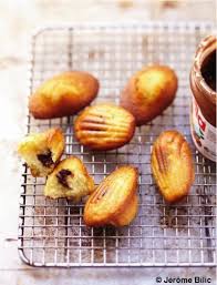 Madeleines Au Nutella Pour 1 Personne Recettes Elle A Table Recette Alimentation Nutella Recettes De Cuisine