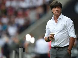 Doch sein vertrag läuft aus. Topf Voll Gold Jogi Low Datet Die Kanzlerin Love Is In The Air And In The Bundeskanzleramt Detektor Fm Das Podcast Radio