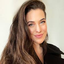 Sophie Flore van Leeuwen--Emails and Phone Numbers