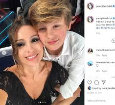 Jun 23, 2021 · carolina pampita ardohain tuvo una contundente reacción cuando le nombraron en una entrevista con los ángeles de la mañana (el trece, lunes a viernes a las 9.30) a isabel macedo, quien sería. Hijo Mayor De Pampita Se Aprovecho De Su Madre Para Genial Respuesta Frente A Odioso Comentario Guioteca