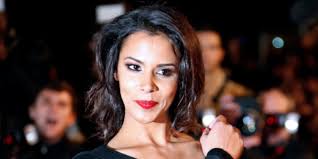Sa coupe de cheveu ne sera même plus remarquée lorsqu'elle tournera avec marc dorcel. Shy M Elle Devoile Sa Nouvelle Coupe De Cheveux Sur Twitter Et Instagram Mce Tv