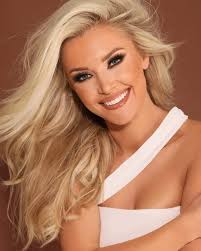 Congratulations times infinity to our friend and Miss Nashville & Davidson  County Volunteer ED Hannah Bobinger Wise