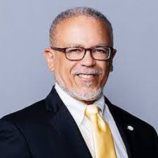 David Carlisle's Instagram, Twitter & Facebook