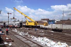 Biasanya yang namanya liburan (apalagi bagi masyarakat perkotaan) berkaitan erat dengan pemandangan hijau nan asri dan alami. Kecelakaan Gerbong Kereta Api Tanpa Lokomotif Kota Lama Kecelakaan Gerbong Kereta Api Tanpa Lokomotif Kota Lama Seru Co Id