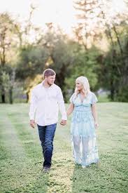Apple Barn Engagement Session By Amanda May Photos Knoxville Wedding Photographer Summer Engagement Pictures Engagement Session