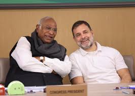 आज CWC की बैठक में पार्टी अध्यक्ष खरगे जी, CPP अध्यक्ष सोनिया गांधी जी और  वरिष्ठ नेताओं के साथ सम्मिलित हुआ। बैठक का मुख्य केंद्र मोदी सरकार ...