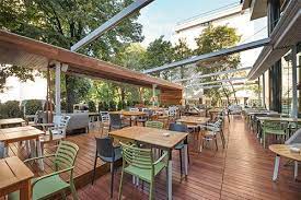 From selecting the restaurant furniture to space management. Fight These 5 Common Problems In Restaurant Dining Area Design