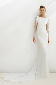 Diese wunderschönen die weiblichkeit betonenden brautkleider gehören zu den klassikern der brautmode und bestechen durch ihren romantischen look und den. Brautmode Dusseldorf Finde Dein Brautkleid In Dusseldorf Frau Immer Herr Ewig