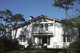Epingle Par Agathe Sur Maison En 2020 Maison Basque Hossegor Maisons De Plage