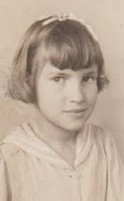 Faye Usher's Instagram, Twitter & Facebook