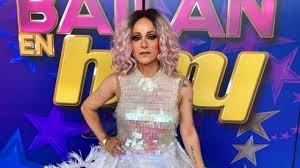 Hoy presenta el reality show las estrellas bailan en hoy, un reto de baile en el que participarán ocho parejas de famosos y donde la opinión del público a lo largo de seis semanas, las ocho parejas pondrán a prueba sus habilidades de baile, montando números de musicales de diversos géneros. Las Estrellas Bailan En Hoy Lolita Cortes Decepcionada Lanza Fuertes Criticas A Los Participantes Gluc Mx