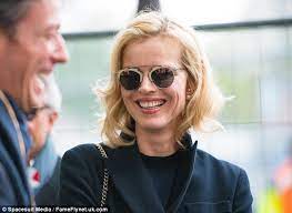 The stunning supermodel claims she poured shots of the popular party drink on her tresses to brighten her blonde locks and insists the remedy. Eva Herzigova Looks Incredibly Youthful During Day At The Races In Paris Daily Mail Online