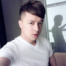 Cách đây ít phút, cao thái sơn vừa khiến dân tình vô cùng xôn xao khi đăng tải dòng trạng thái ám chỉ tình trạng bi quan của bản thân lên trang cá nhân không rõ nam ca sĩ đang gặp phải chuyện gì nhưng tất cả bạn bè, người hâm mộ cũng như cư dân mạng đều rất lo lắng cho cao thái sơn. Cao Thai SÆ¡n Nhá» Cong An Vao Cuá»™c Adam Nguyá»…n Tiáº¿t Lá»™ Vá» Huy Ham Há»'