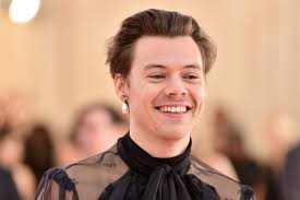 Many famous celebrities have done it even before harry styles but all of a sudden him wearing a dress on the cover of vogue magazine is something that has everyone talking, some in a good way. According To Twitter Harry Styles In A Dress Is Here To Save 2020 Film Daily