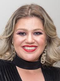 Which famous singers are known for their raspy voice?