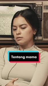 Eva Manis's Instagram, Twitter & Facebook