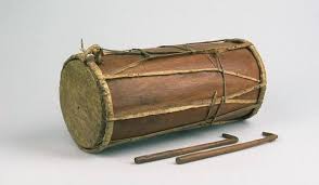 Pengelompokan ini berdasarkan pusat sumber bunyi yang menghasilkan suara atau nada. Alat Musik Aceh Sejarah Asal Daerah Cara Memainkannya