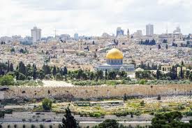 According to the earliest jewish traditions jerusalem is directly identified with the ancient salem that the biblical melchizedek, king of righteousness, dwelt in and the whom abraham paid his tithe to (gen 14; Magisches Jerusalem Sehenswurdigkeiten Tipps Milchblau