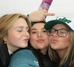 CJ (@_carlyjacobs) • Instagram photos and videos