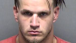 Wanted burglary suspect tries to hide in Mexican restaurant, worker points  him out