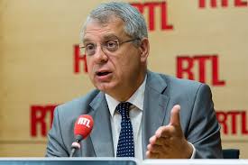 Loi Travail : quand Philippe Doucet, proche de Manuel Valls, tacle  sévèrement Michel Sapin et Bruno Le Roux