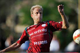 Het contract liep nog voor de komende drie seizoenen, maar werd in onderling overleg gewijzigd. Stijn Meert Denkt Dat Play Off 1 Een Moeilijk Verhaal Wordt Voor Zulte Waregem Voetbalnieuws Voetbalkrant Com