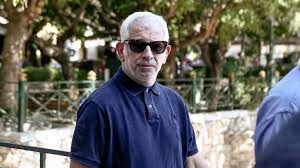 Το συγκεκριμένο έργο μάλιστα δεν δικαιολογεί ούτως ή άλλως μια τέτοια σκηνική συμπεριφορά. Rv3u0nrlegldom