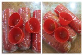 280 gm tepung beras 25 gm tepung sagu 125 gm gula pasir 5ml esen ros 1 liter air @ 450ml dibancuh dengan tepung dan 450ml lagi dimasak bersama gula 1 helai daun pandan disimpul kelapa parut putih sahaja secubit garam acuan lompang. Gadjet 1