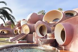 The iconic bubble house (palais bulles) just outside of cannes was designed by renowned architect, antti lovag. Pierre Cardin S Outlandish Palais Bulles Cannes Home Overlooking The Med Goes On Sale For 280m Daily Mail Online