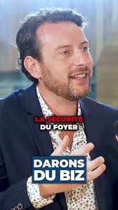 Fessée, féminisme, GPA : comment être un bon père à notre époque ?