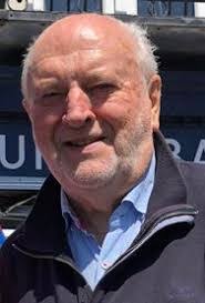 Bernard Cummins's Instagram, Twitter & Facebook