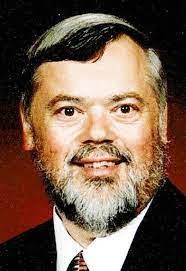 Allen Tunstall's Instagram, Twitter & Facebook