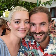 First verse from my new song The Journey ☺︎︎♡︎ I wrote this song about the  journey of how I became this person ur staring at