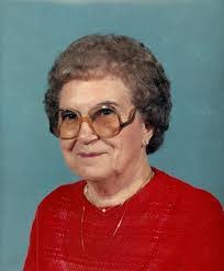 Sarah Mounce's Instagram, Twitter & Facebook