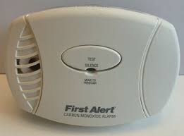 In the late 1990s underwriters laboratories changed the definition of a single station co detector with a. First Alert Co606 Battery Backup Carbon Monoxide Alarm W Aa Battery Backup 8 63 Picclick Uk