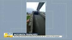 Resultado de imagem para Motorista de 83 anos confunde passarela de pedestres com viaduto em SP; vídeomeuip.co