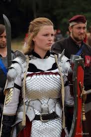 Pin By Erik Filean On D D Character Art Humans Women Female Armor Armor Clothing Larp Costume