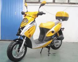 Birdy S Scooters And Atvs Roketa Mcr T07 50cc Gas Scooter Yellow Gas Scooter Scooter 50cc Moped