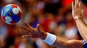 7 019 €, c'est ce que gagne en moyenne un joueur de starligue durant l'exercice 2018/2019. Handball De Mauvaises Performances Veszprem Baisse Les Salaires