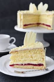 Konditorcreme Torte Mit Himbeeren Rezept Rezept Konditorcreme Leckere Torten Kuchen Und Torten