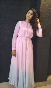 Flaunt your casual style with all types of fashion with dresses online at alibaba.com. Bigg Boss Kondattam Losliya Looks Ravishing In Her See Through Saree As She Poses For A Selfie With Abirami Exclusive Picture Released Thenewscrunch