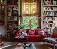 When Is A Room Warm Hearted When It Has A Little Red Lots Of Books A Dog On The Sofa Deco Maison Decoration Interieure Inspiration Salle A Manger